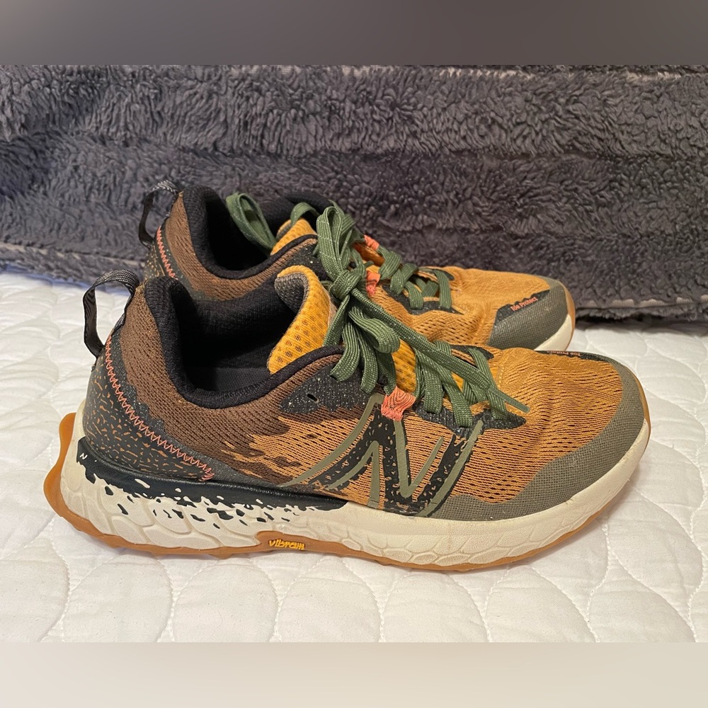 New Balance Hierro Vibrant/Freshfoam size 9 Mens